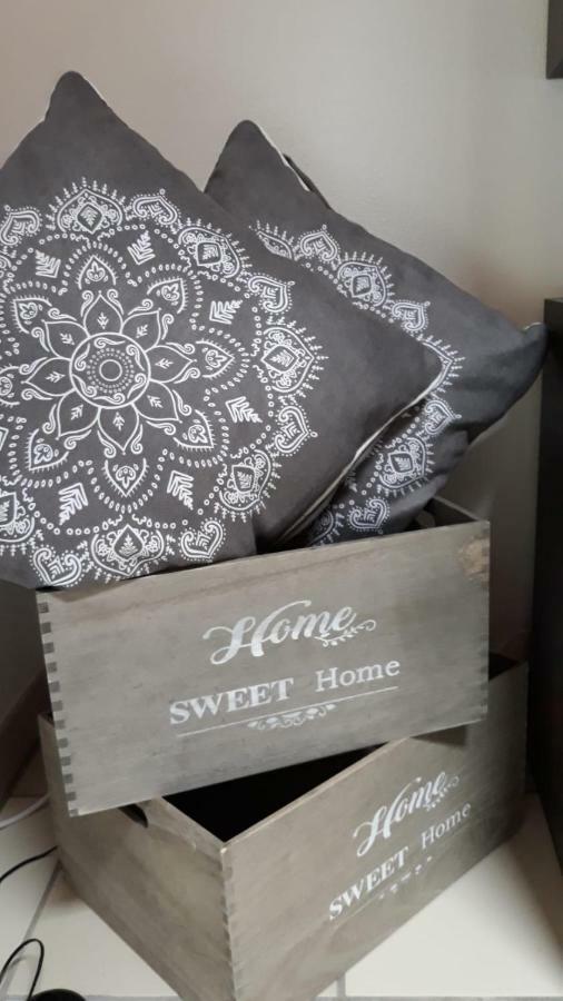 Holidays Homes Il Folletto Quartino Ngoại thất bức ảnh